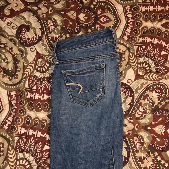 Distressed American eagle skinny jeans - Picture 2 of 2